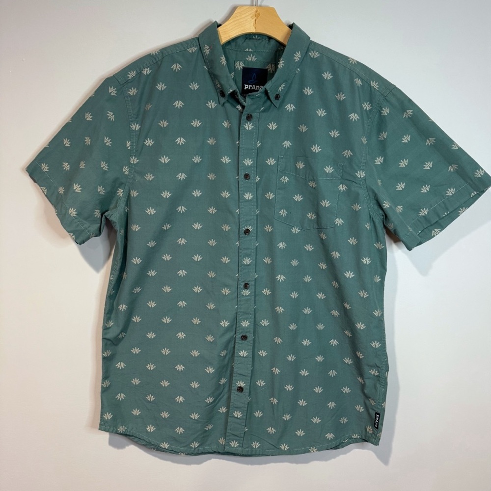 prAna Men’s Size Large Broderick Short Sleeve Button Up Shirt Dusty Aloe